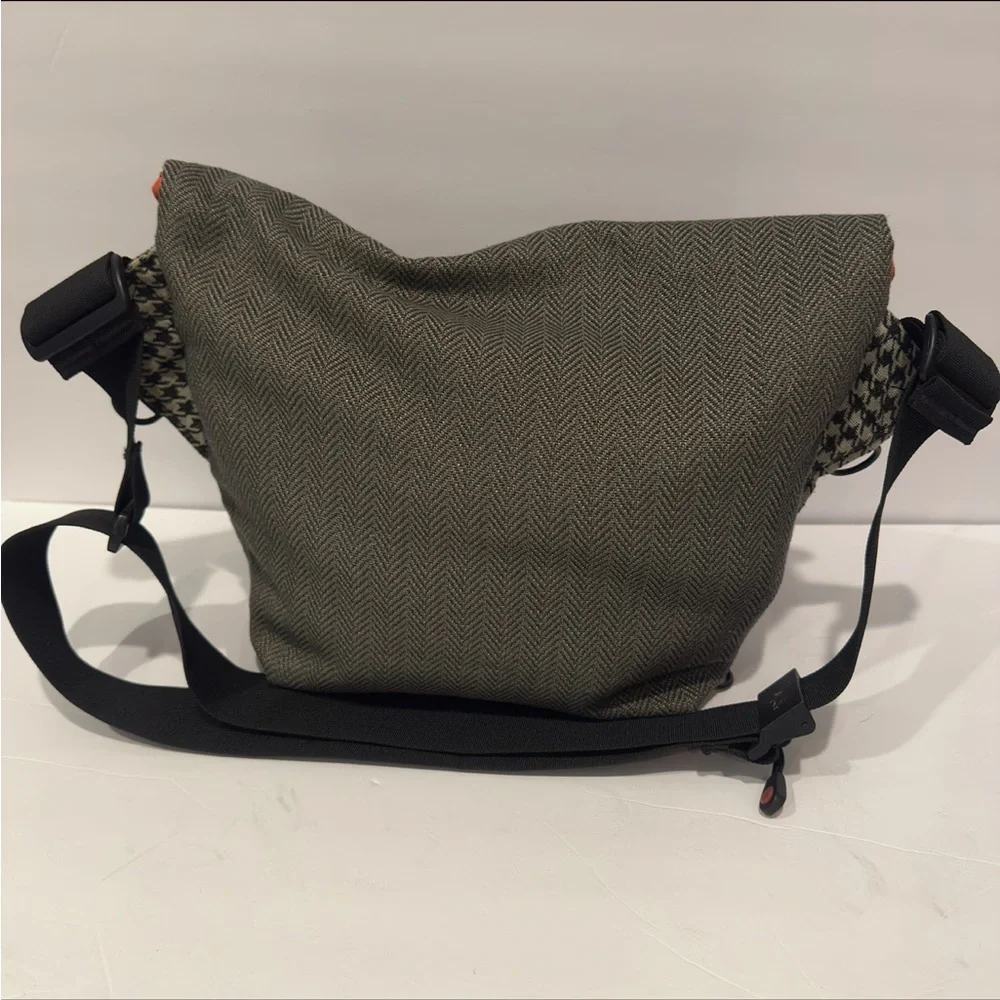 Rickshaw Bagworks iPad 2 Messenger Crossbody Bag with Orange Trim